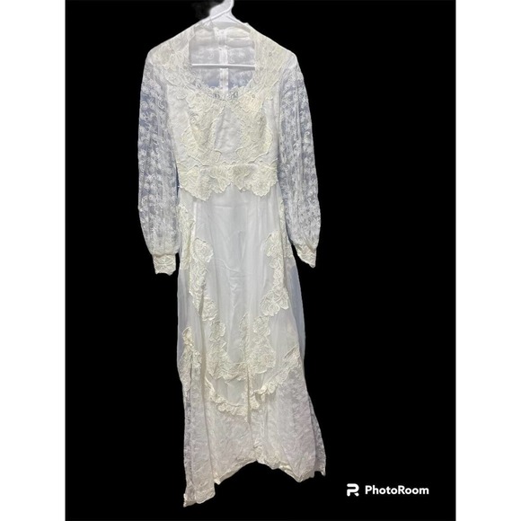 Dresses & Skirts - Gorgeous Vintage Wedding Dress With Hat with discoloration on it